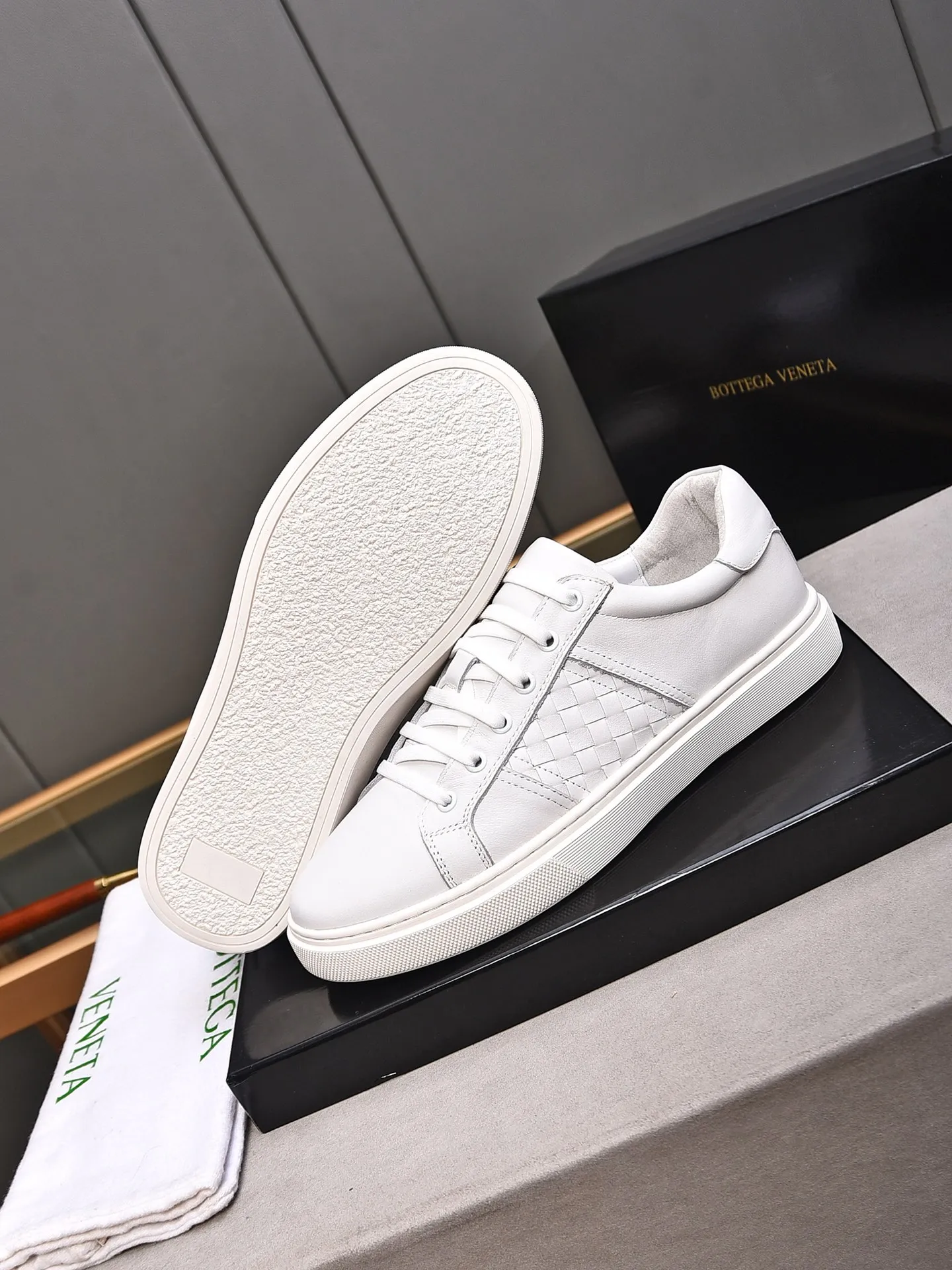 Men's shoes 💰480 [Lace-up series] BOTTEG* VENET* - high-end boutique Size: 38-44 (45 customized) BV new product, first-layer cowhide artificially woven classic style and contemporary fashion temperament harmoniously blend, rubber soles are light and flexible, water-dyed cowhide pads! [Taobao, Tmall, and live streaming are the first choices]